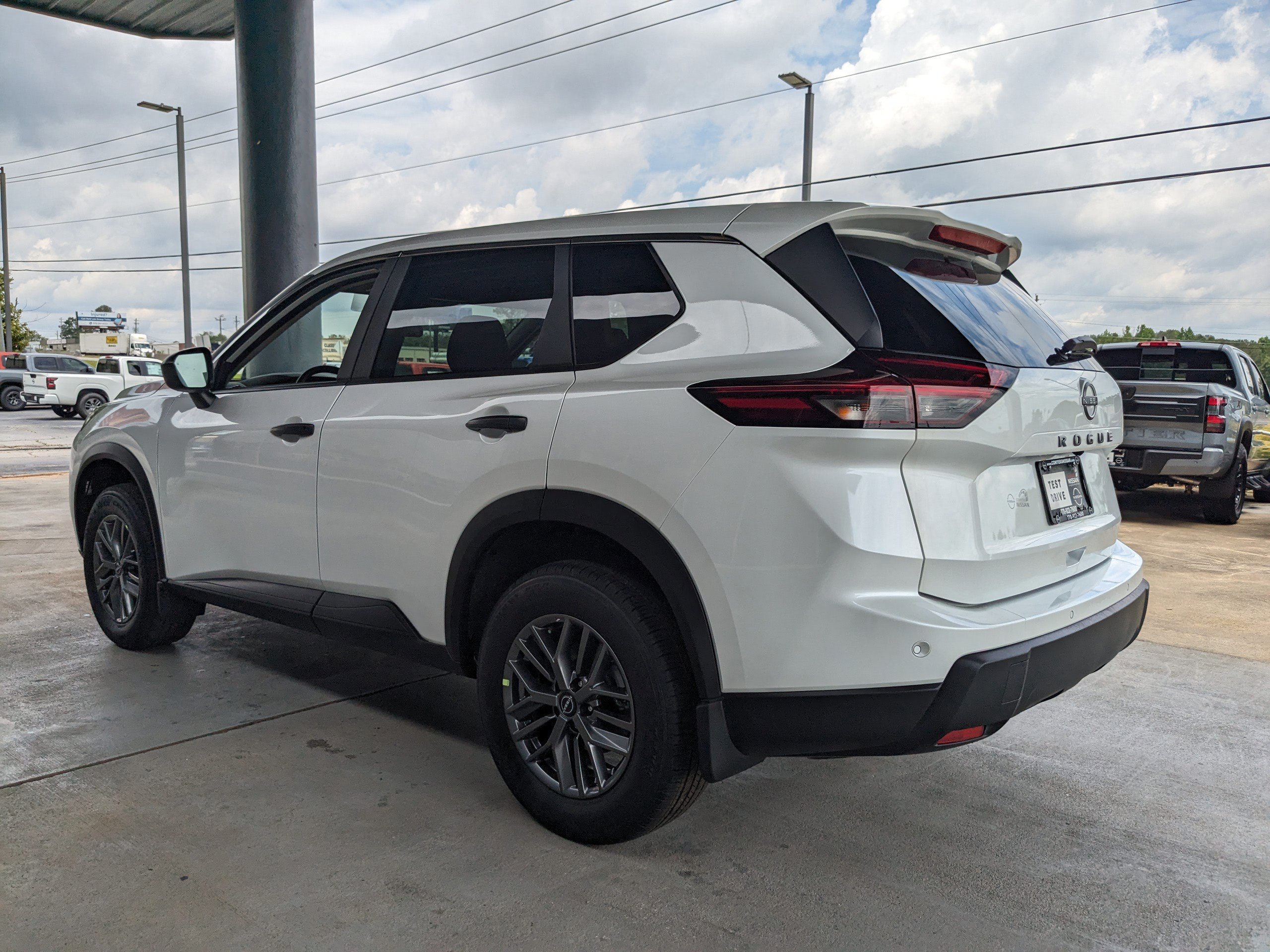2025 Nissan Rogue S photo 4