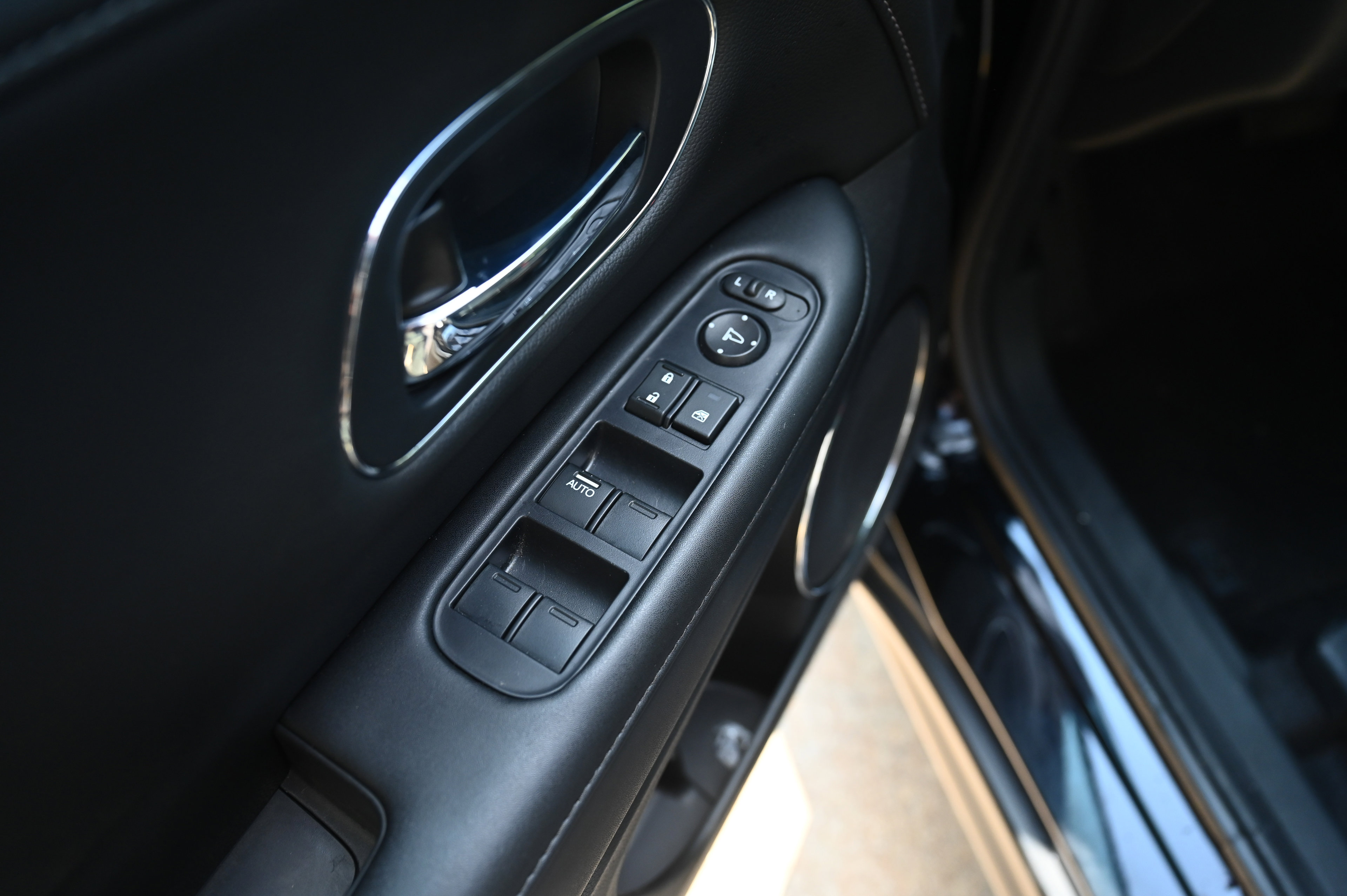 2022 Honda HR-V EX-L photo 14