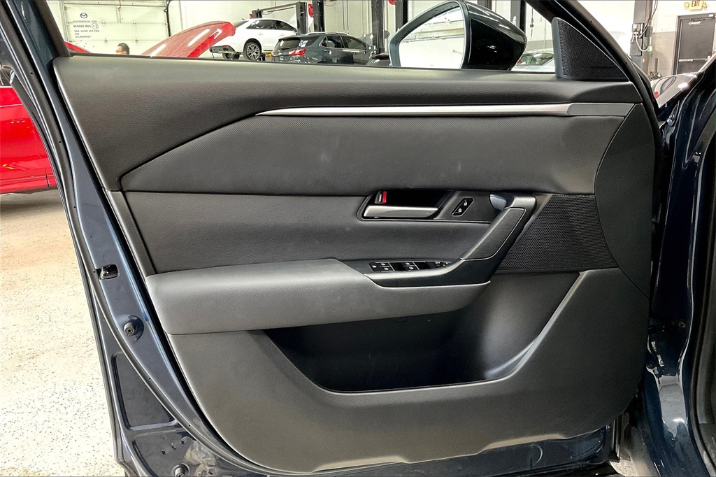 2025 Mazda CX-50 2.5 Select photo 20