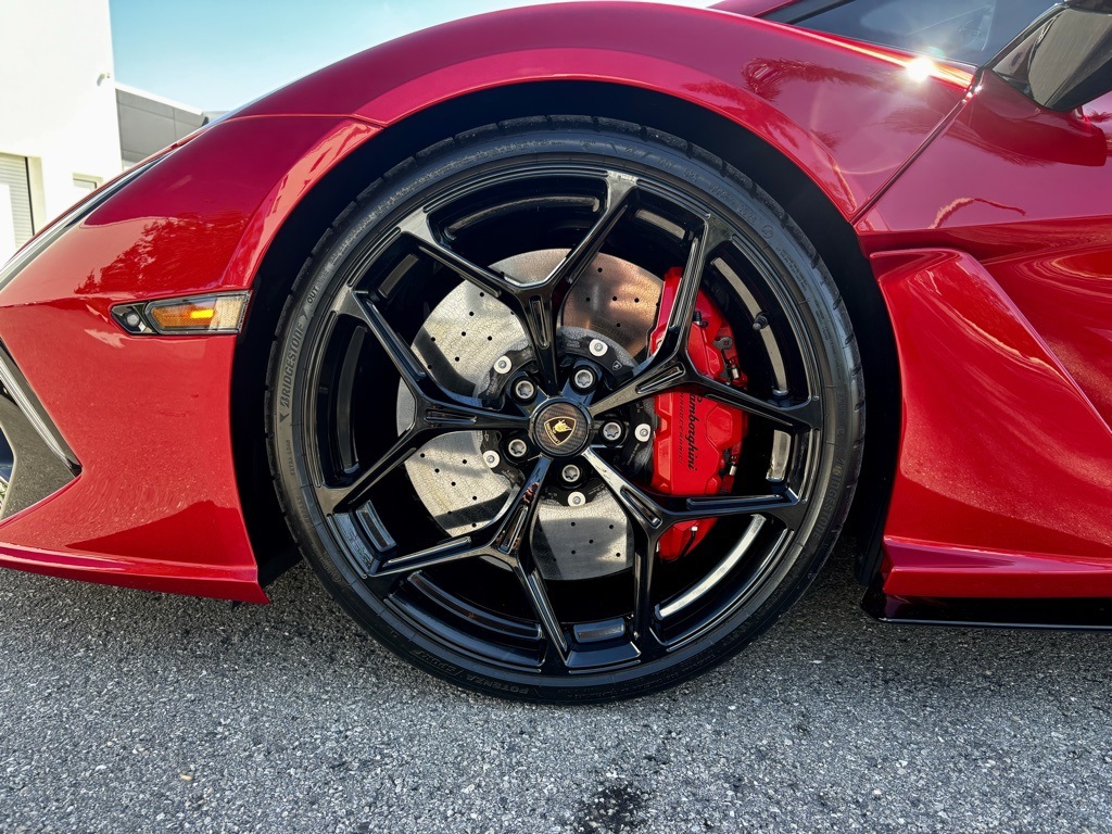 2025 Lamborghini Revuelto photo 19
