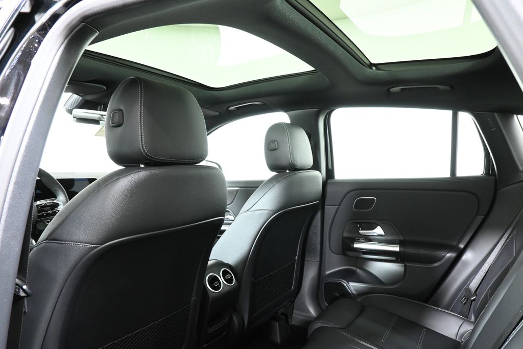 2025 Mercedes Benz GLA AMG 35 4MATIC photo 23