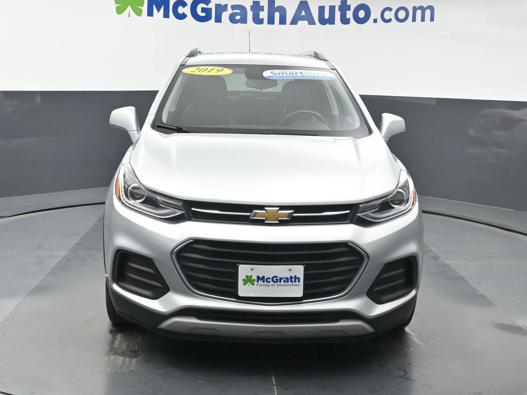 2019 Chevrolet Trax LT photo 2
