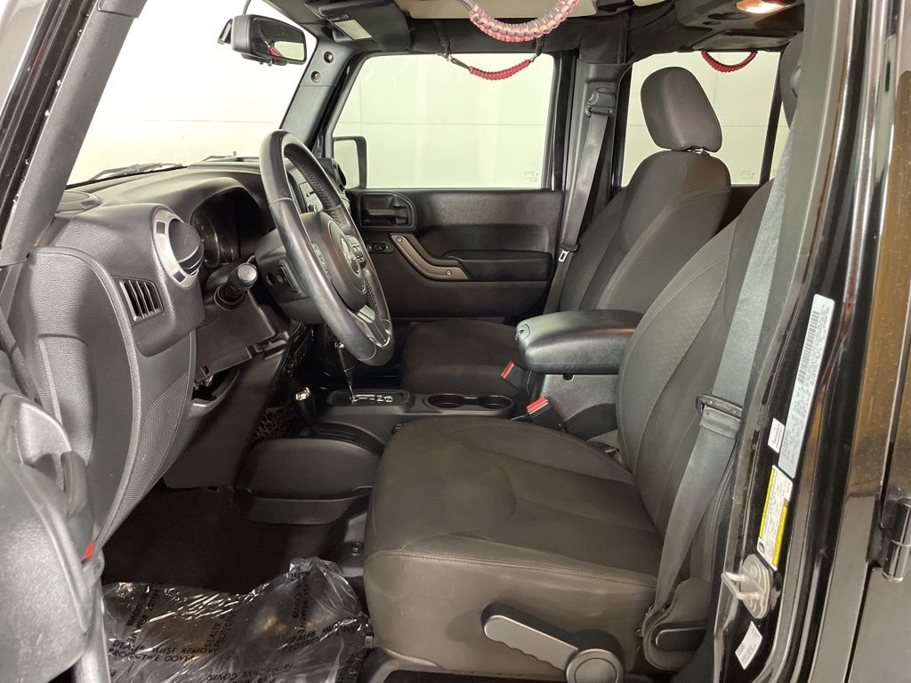 2016 Jeep Wrangler Unlimited Sport photo 14