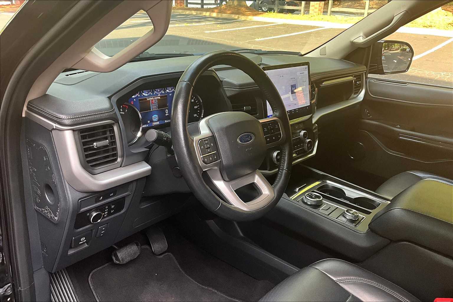 2024 Ford Expedition XLT photo 15