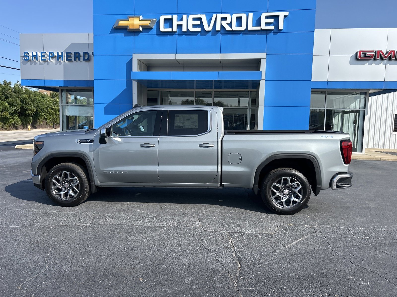 2026 Gmc Sierra 1500 SLE photo 2