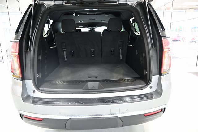 2023 Chevrolet Suburban LS photo 25