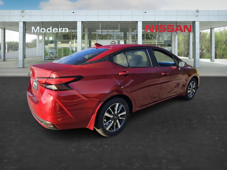 2025 Nissan Versa SV photo 4