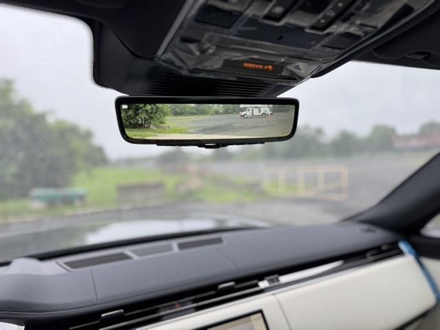 2025 Land Rover Range Rover SE photo 15