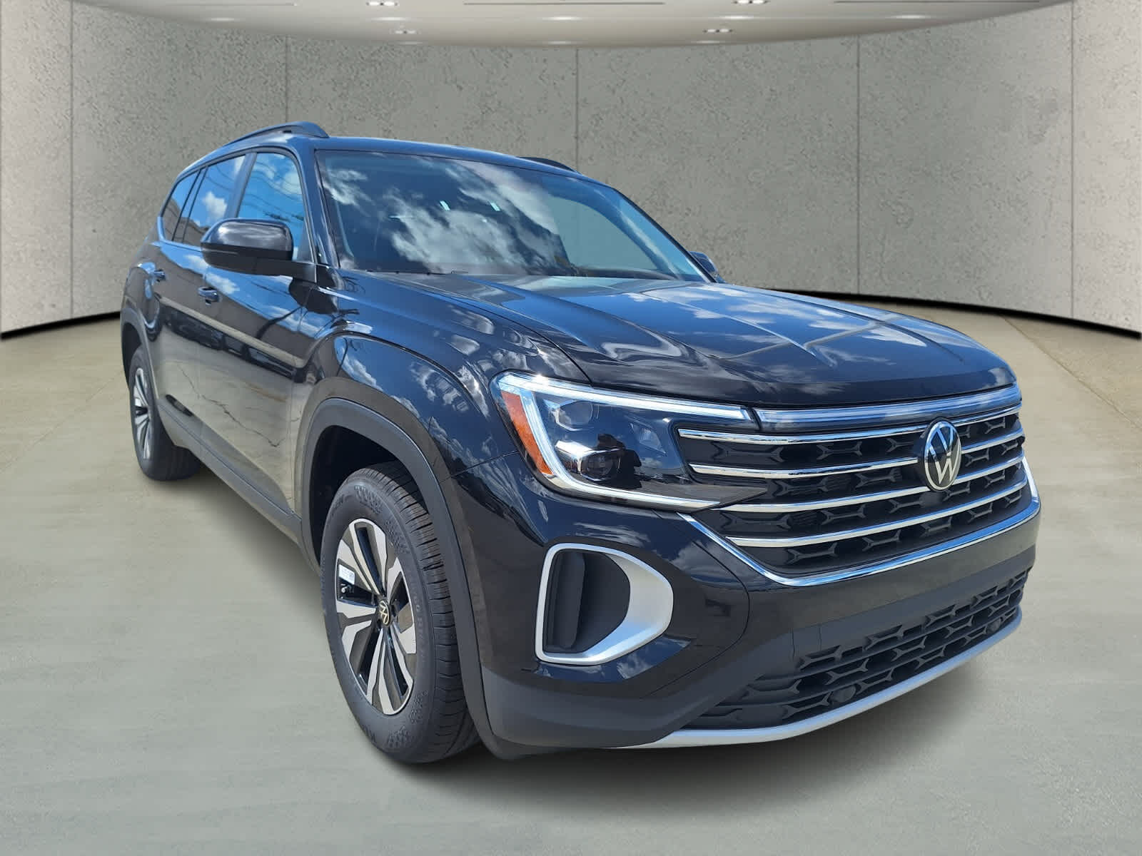 2026 Volkswagen Atlas SE photo 7