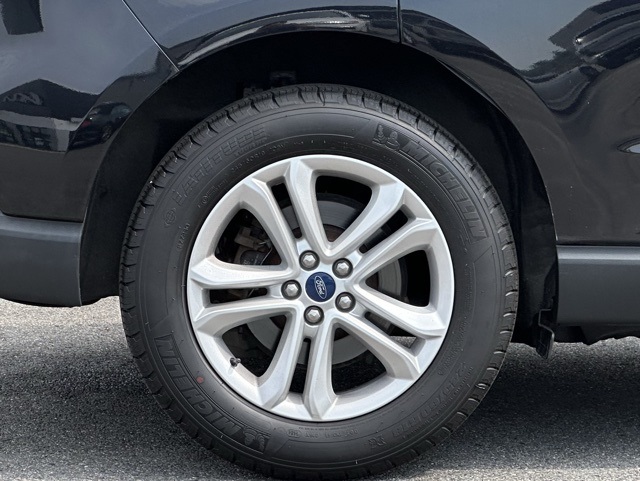 2019 Ford Edge SEL photo 15
