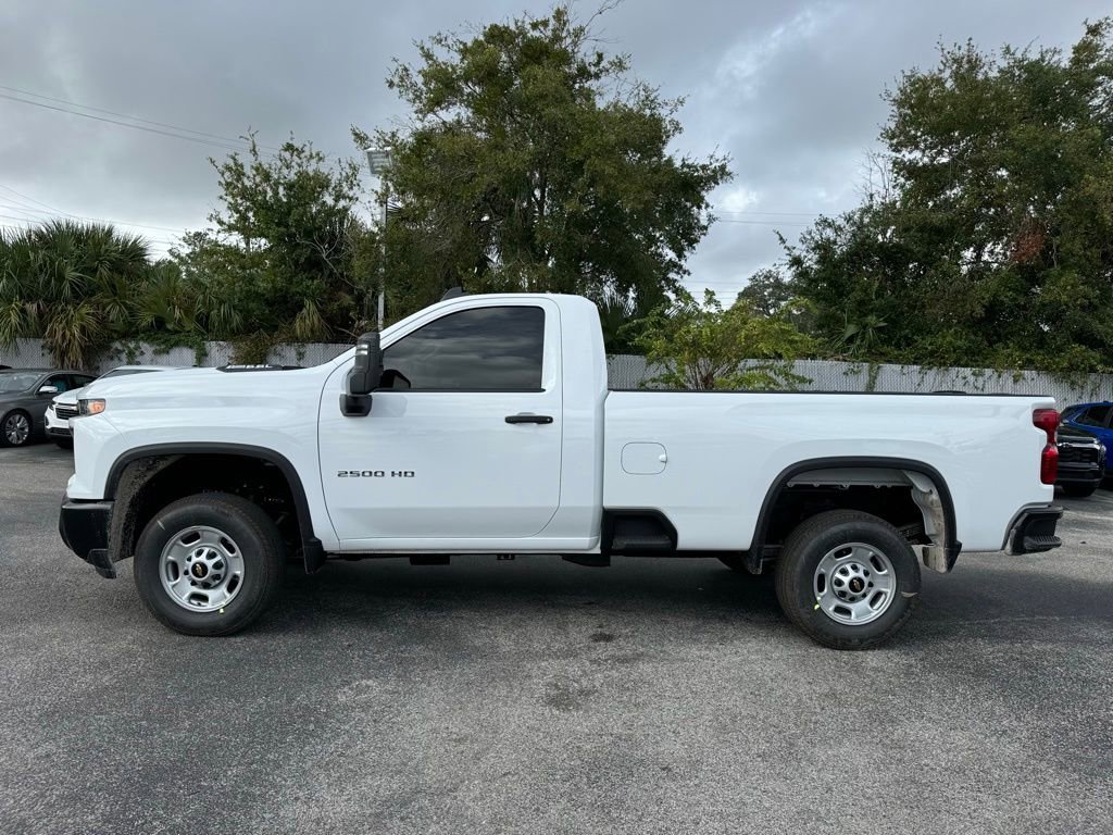 2025 Chevrolet Silverado 2500HD photo 3