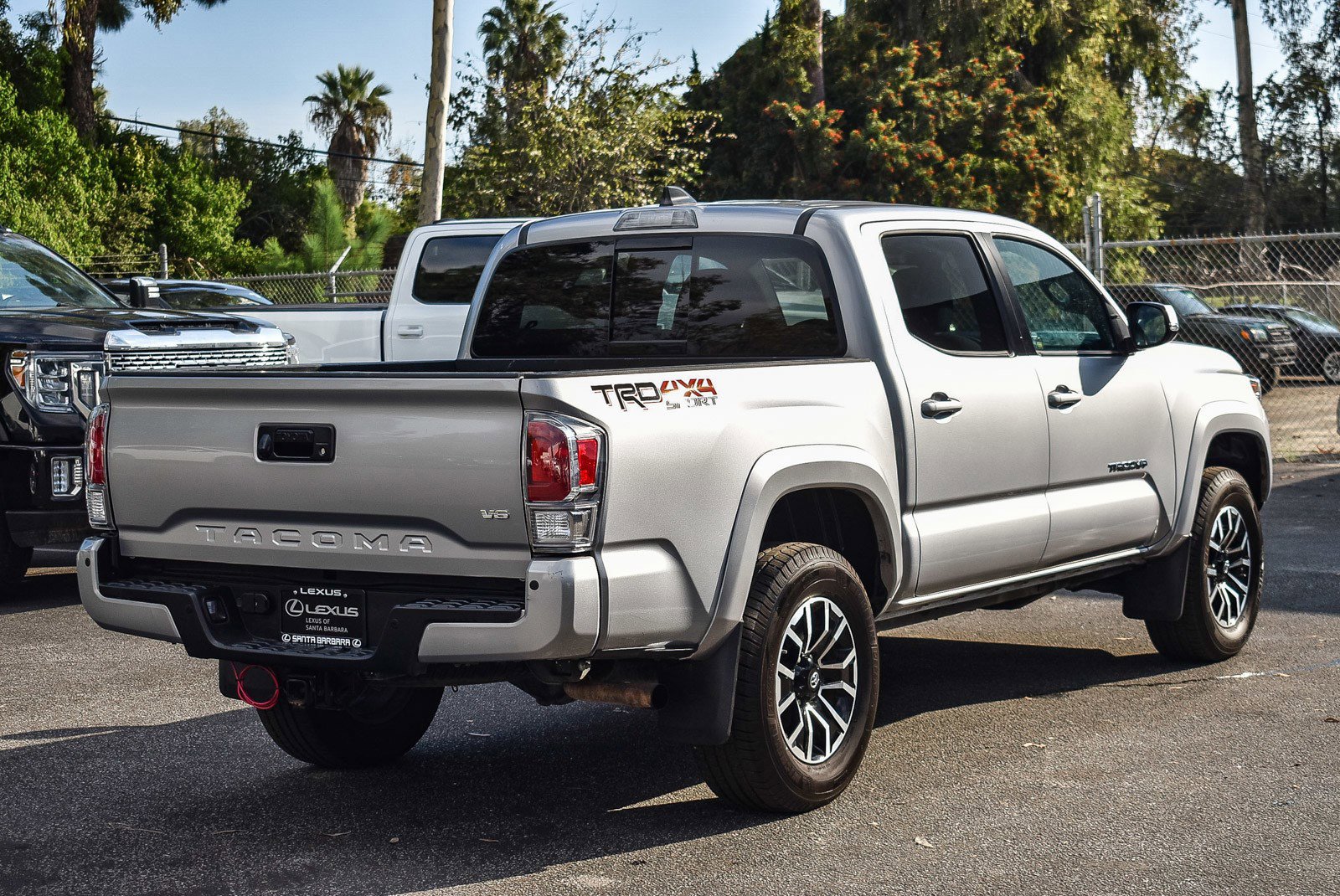 2021 Toyota Tacoma TRD Sport photo 3