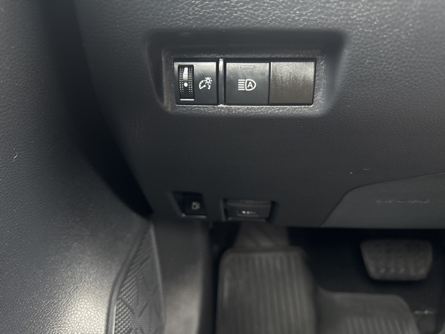 2021 Toyota RAV4 Hybrid LE photo 20