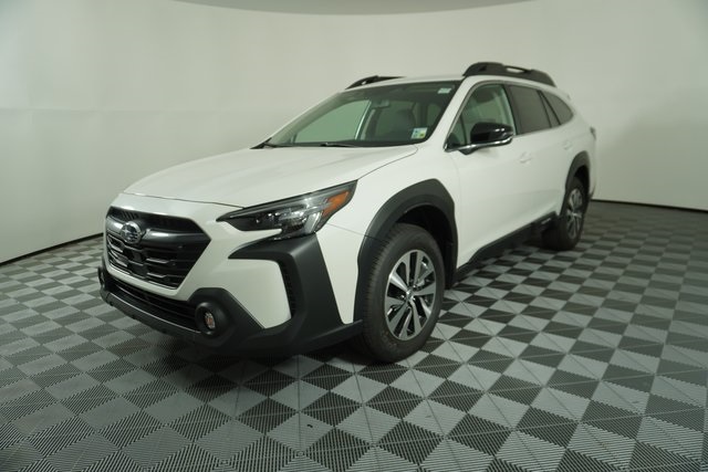 2025 Subaru Outback Premium photo 3