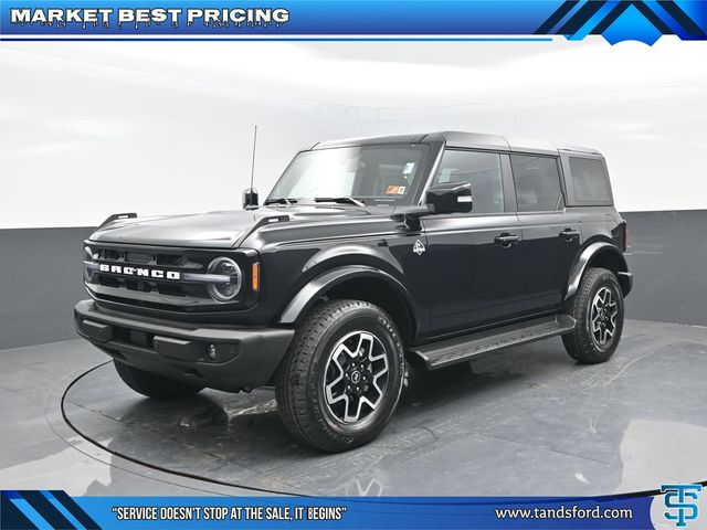 2025 Ford Bronco 4-Door Outer Banks's photo