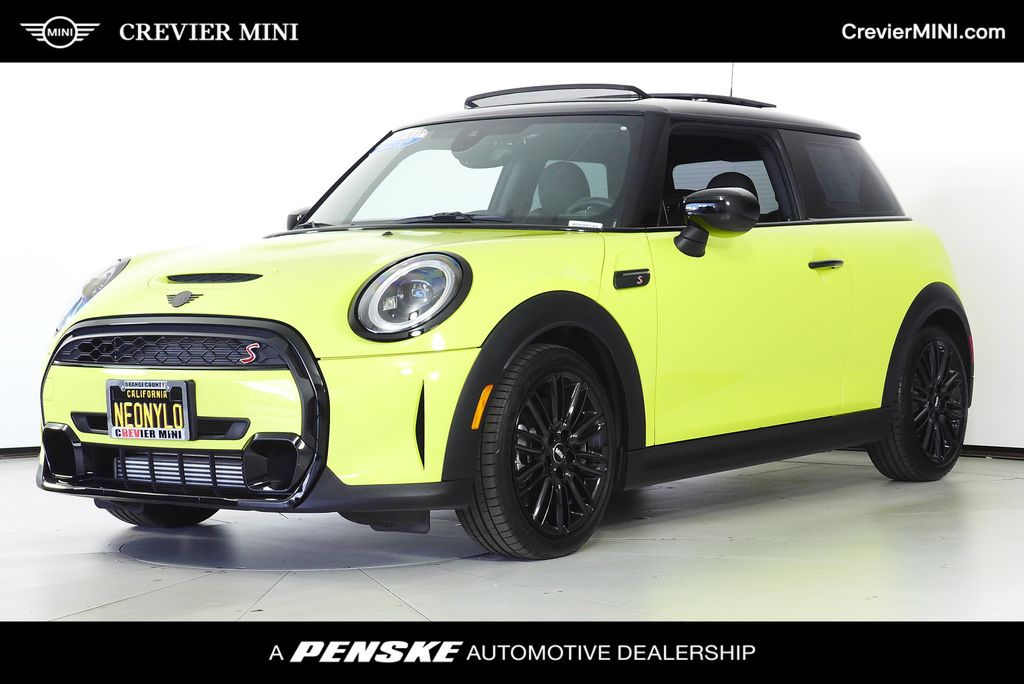 2023 MINI 3 Door S's photo
