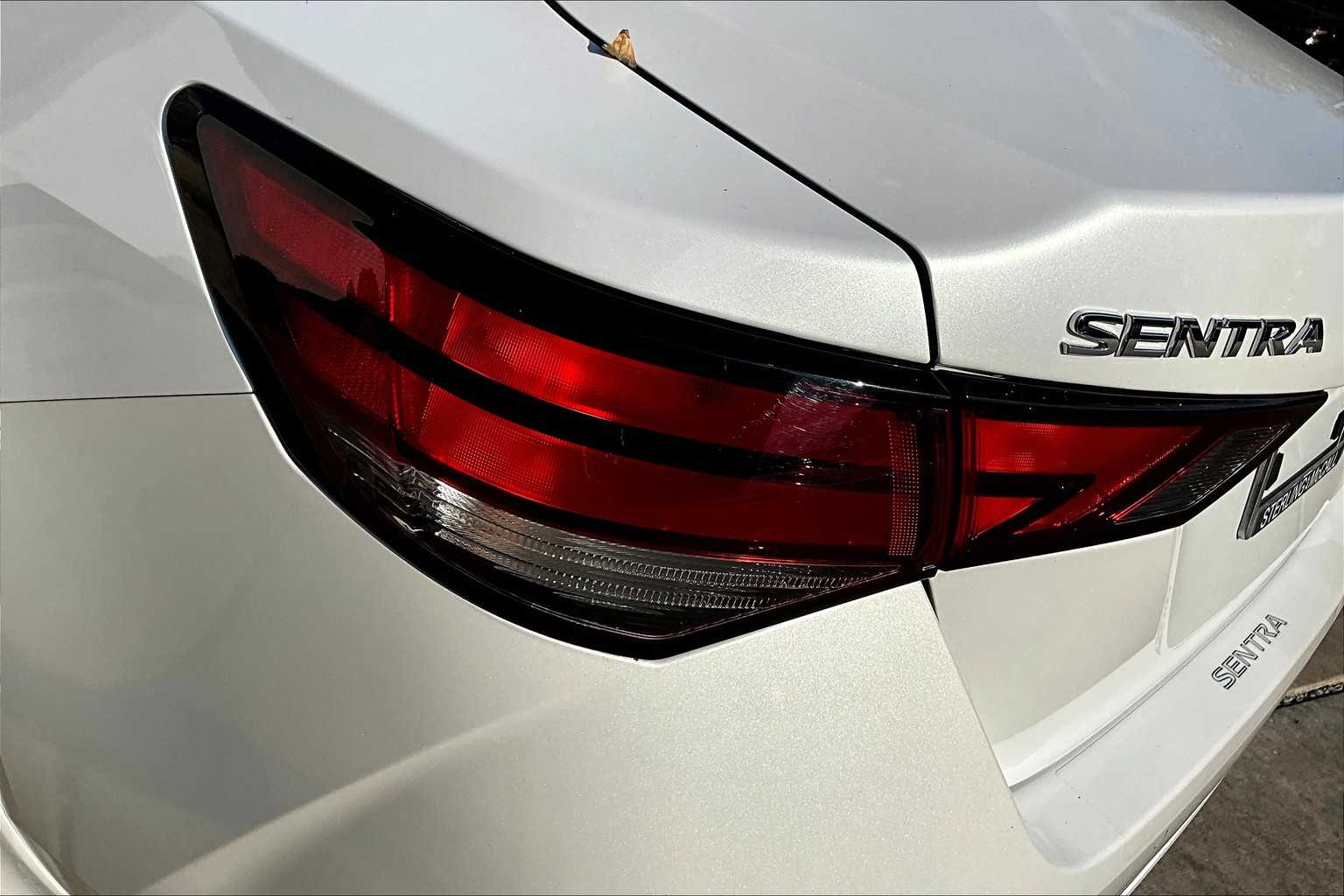 2022 Nissan Sentra SV photo 25