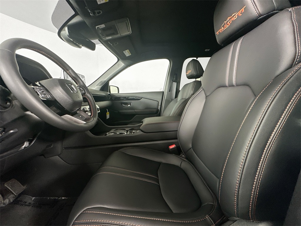 2025 Honda Pilot TrailSport photo 11