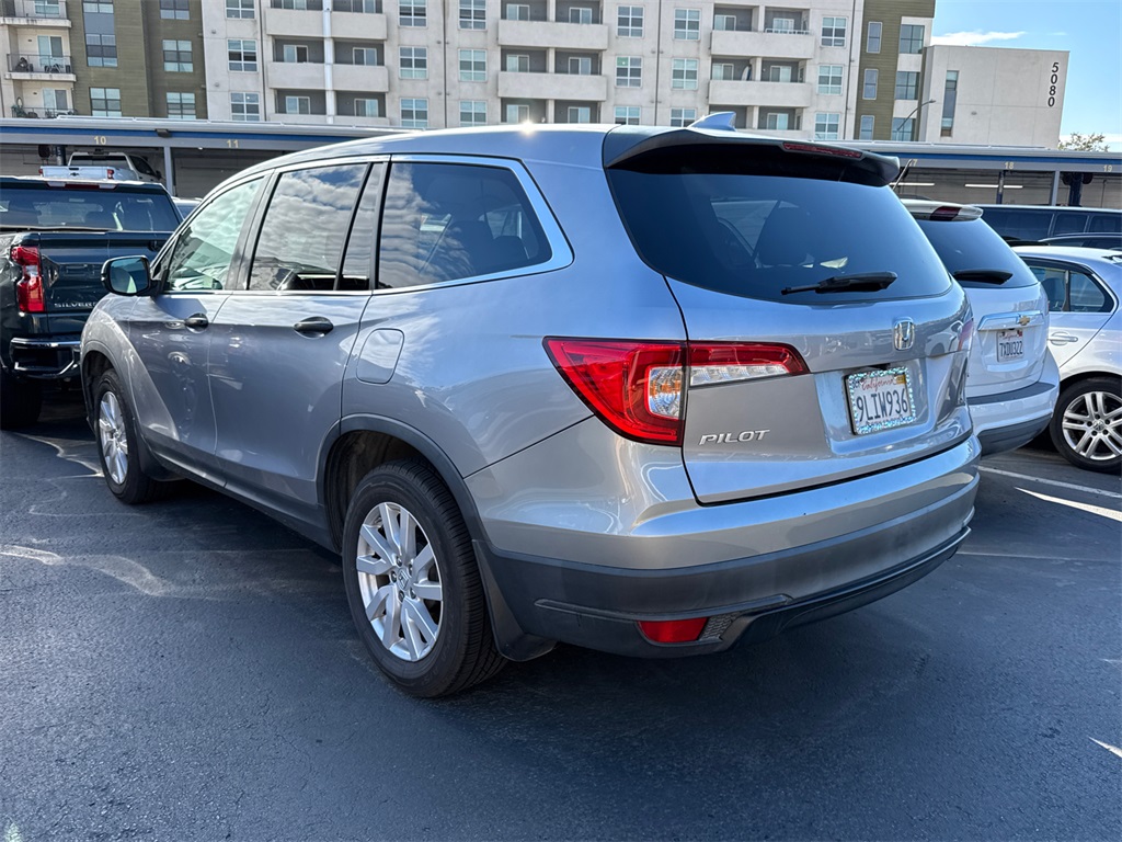2021 Honda Pilot LX photo 4