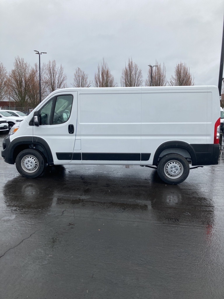 2024 Ram ProMaster 2500 photo 2