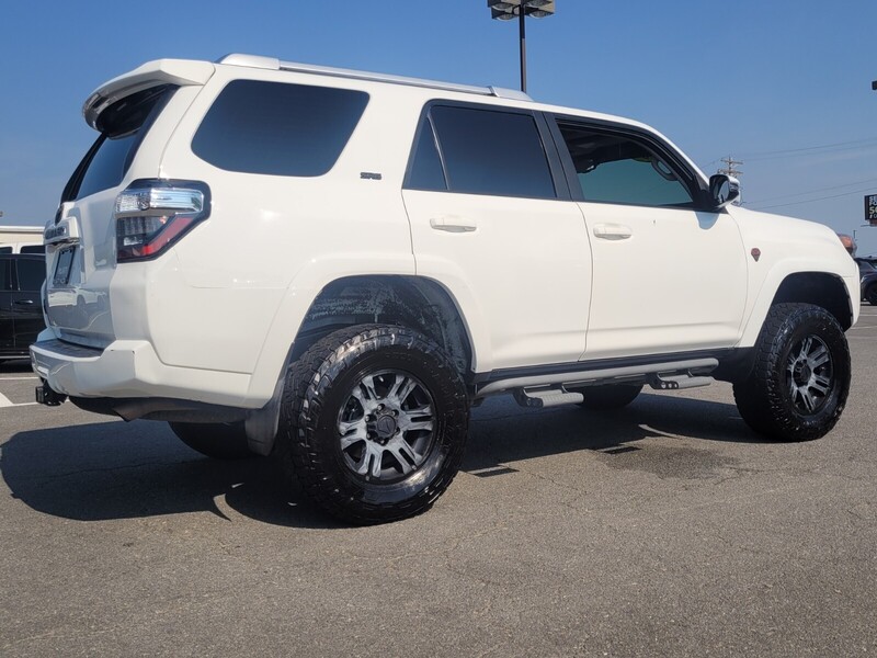 2016 Toyota 4Runner SR5 Premium photo 3