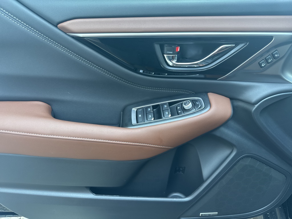2025 Subaru Outback Touring XT photo 7