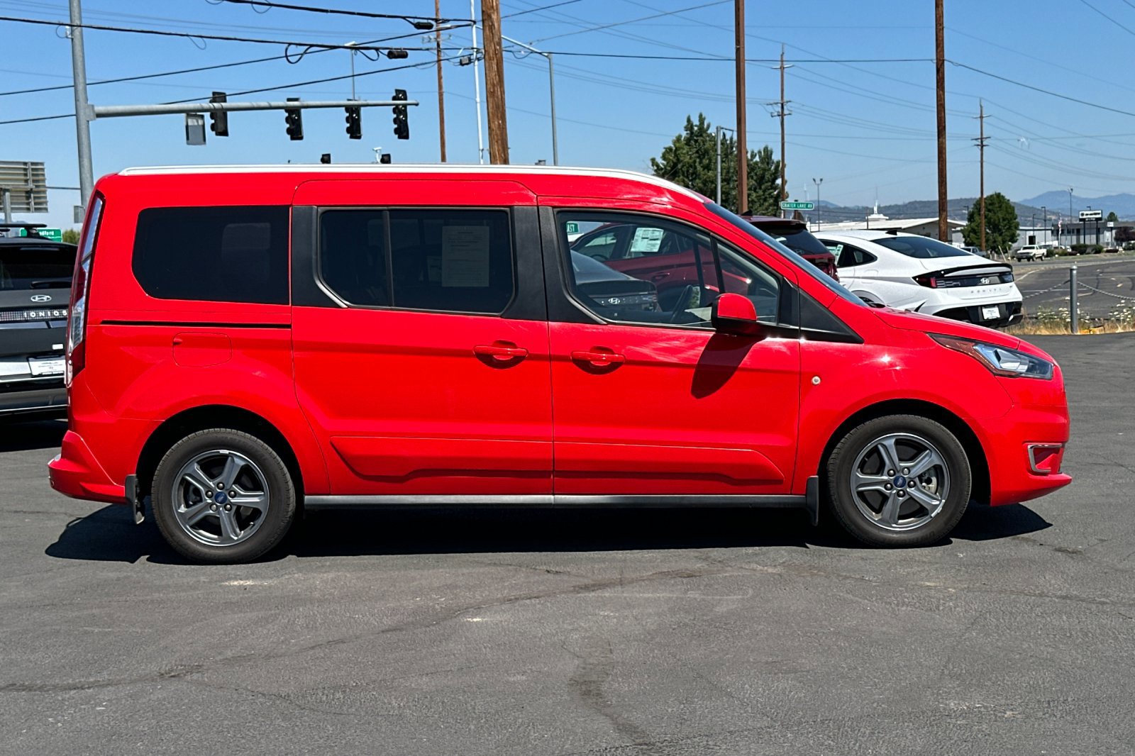 2022 Ford Transit Titanium photo 3