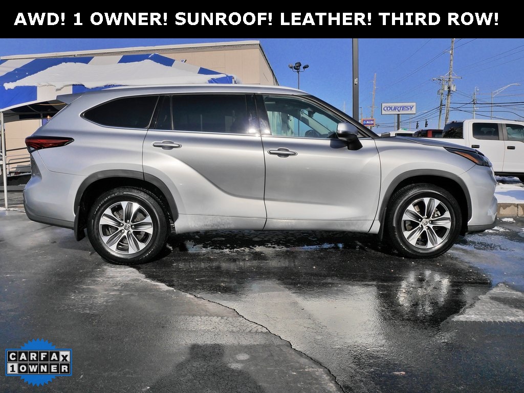 2022 Toyota Highlander XLE's photo