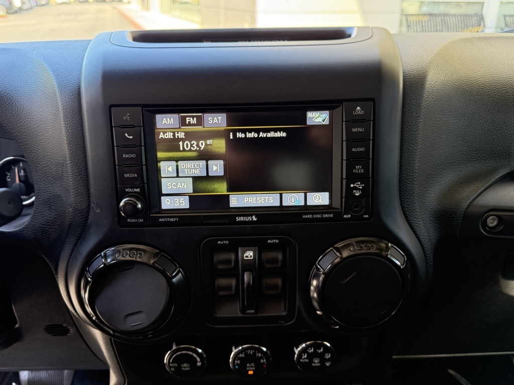 2017 Jeep Wrangler Unlimited Rubicon Recon photo 21