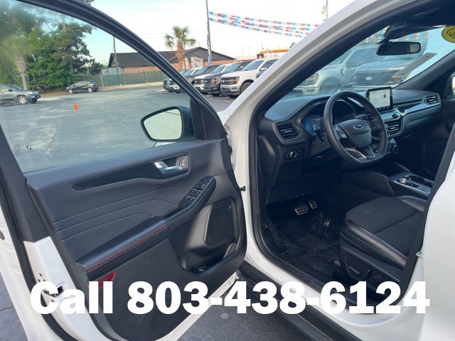 2023 Ford Escape ST-Line photo 4