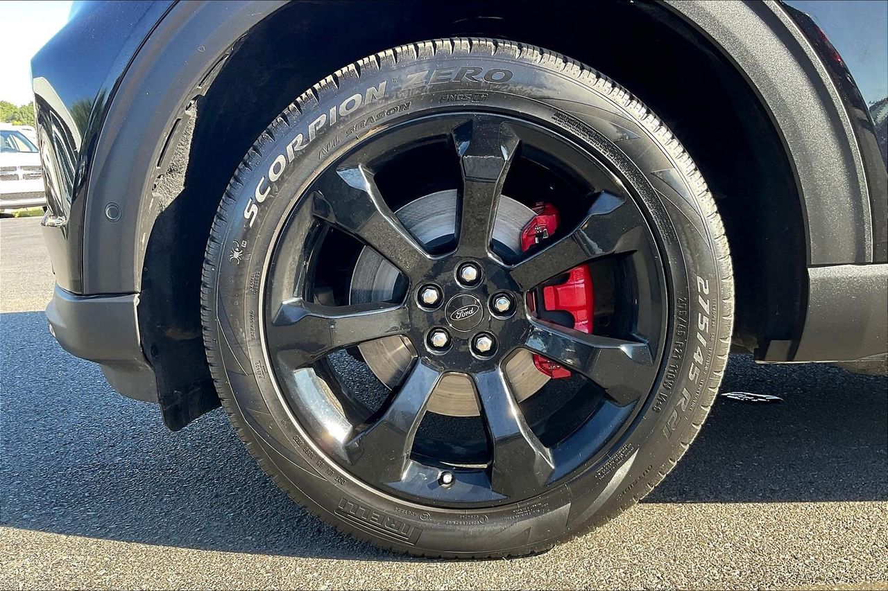 2020 Ford Explorer ST photo 26