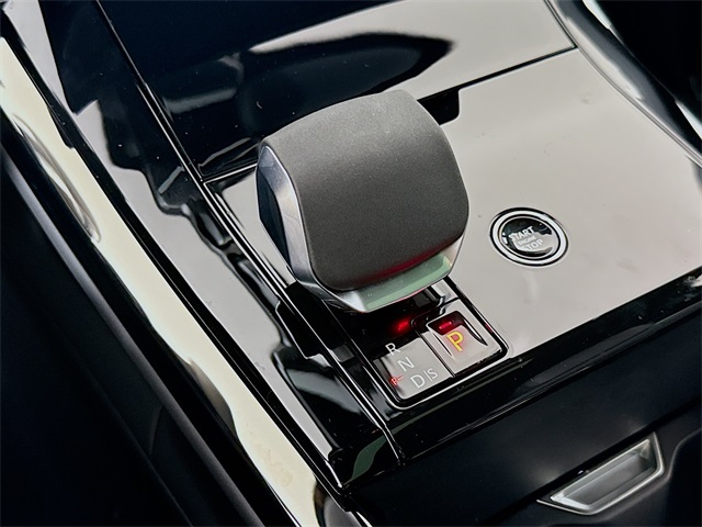 2025 Land Rover Range Rover Sport SE photo 17