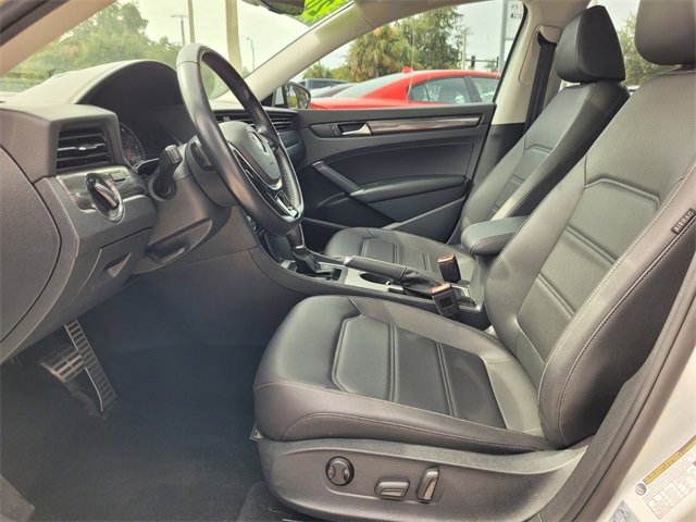 2020 Volkswagen Passat 2.0T R-Line photo 8