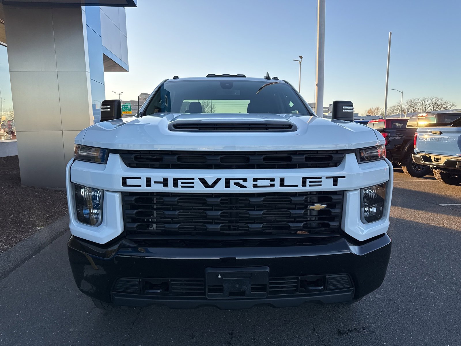 2022 Chevrolet Silverado 2500HD Custom photo 3