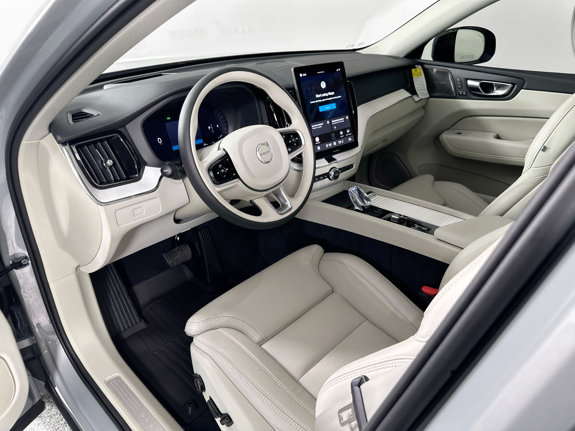 2026 Volvo XC60 B5 photo 9