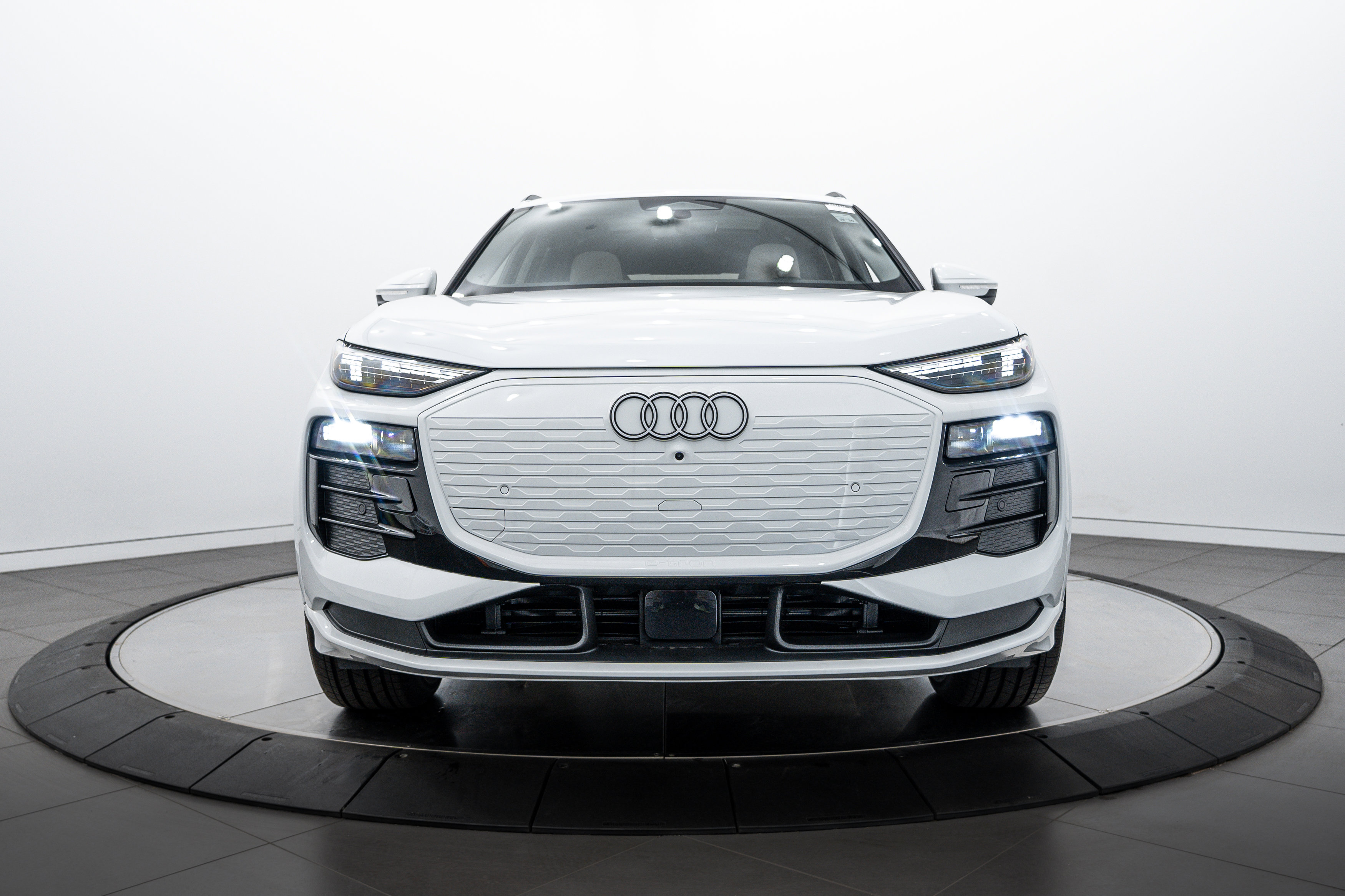2025 Audi Q6 E-tron Premium Plus photo 10