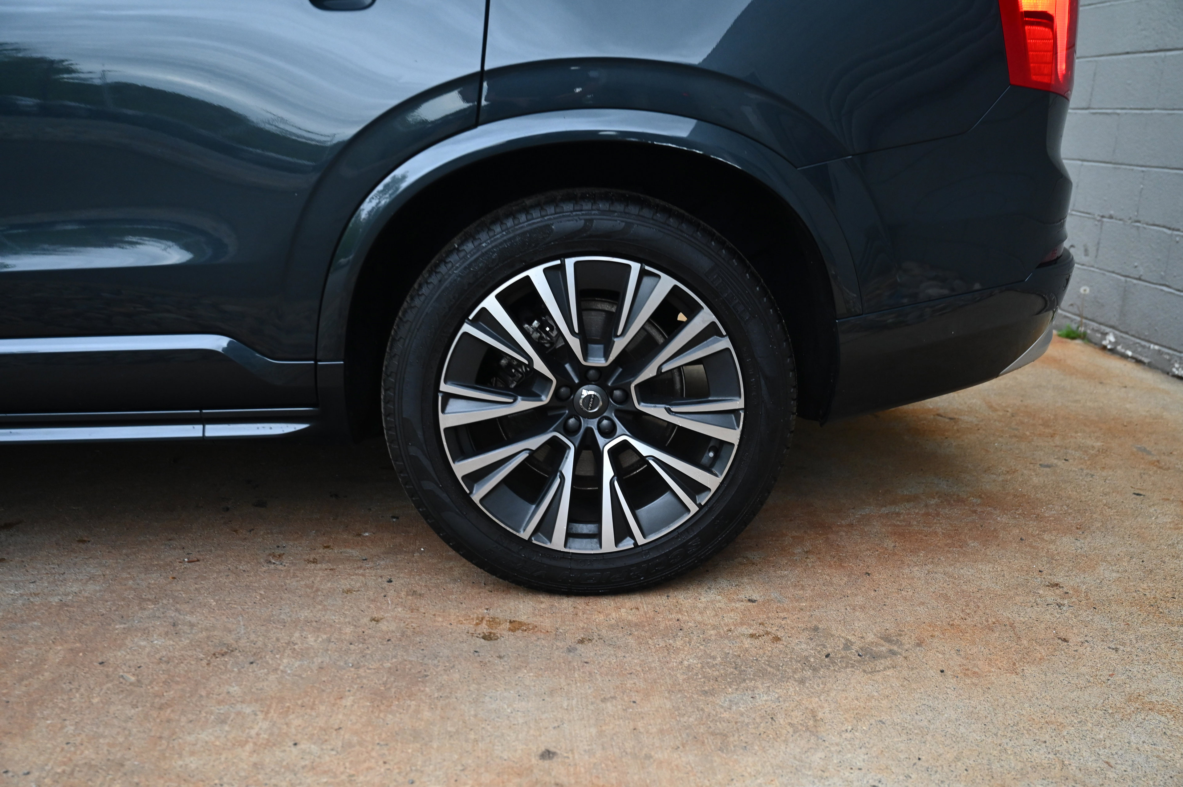 2022 Volvo XC90 T6 Momentum photo 10