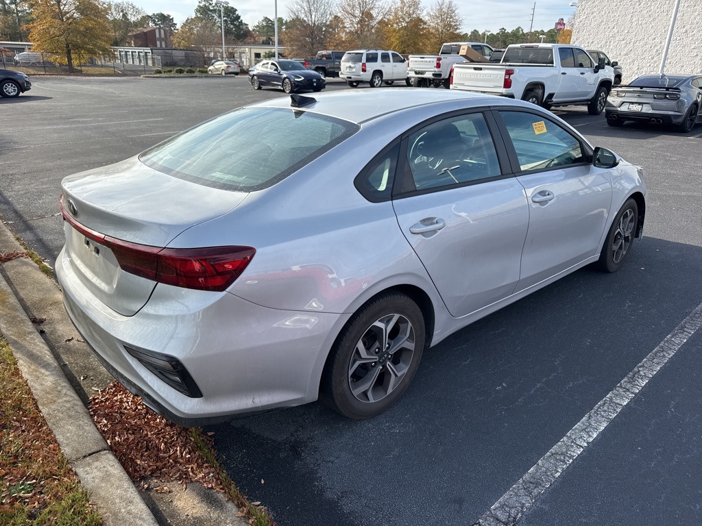 2021 Kia Forte LXS photo 2
