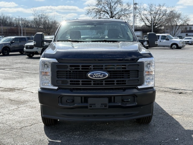 2025 Ford F-250 photo 3