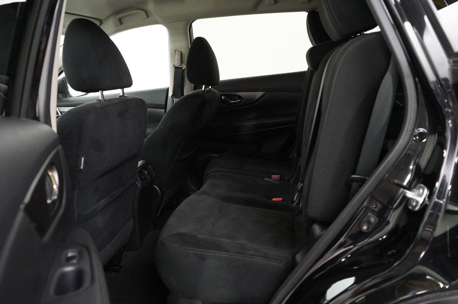 2014 Nissan Rogue SV photo 14