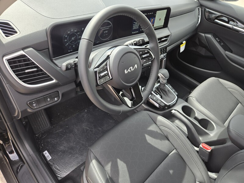 2025 Kia Seltos EX photo 7