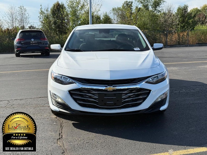 2024 Chevrolet Malibu 1LT photo 4
