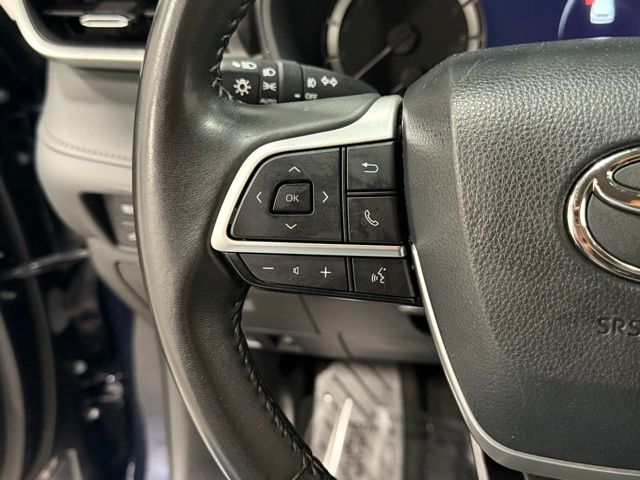 2023 Toyota Highlander LE photo 10