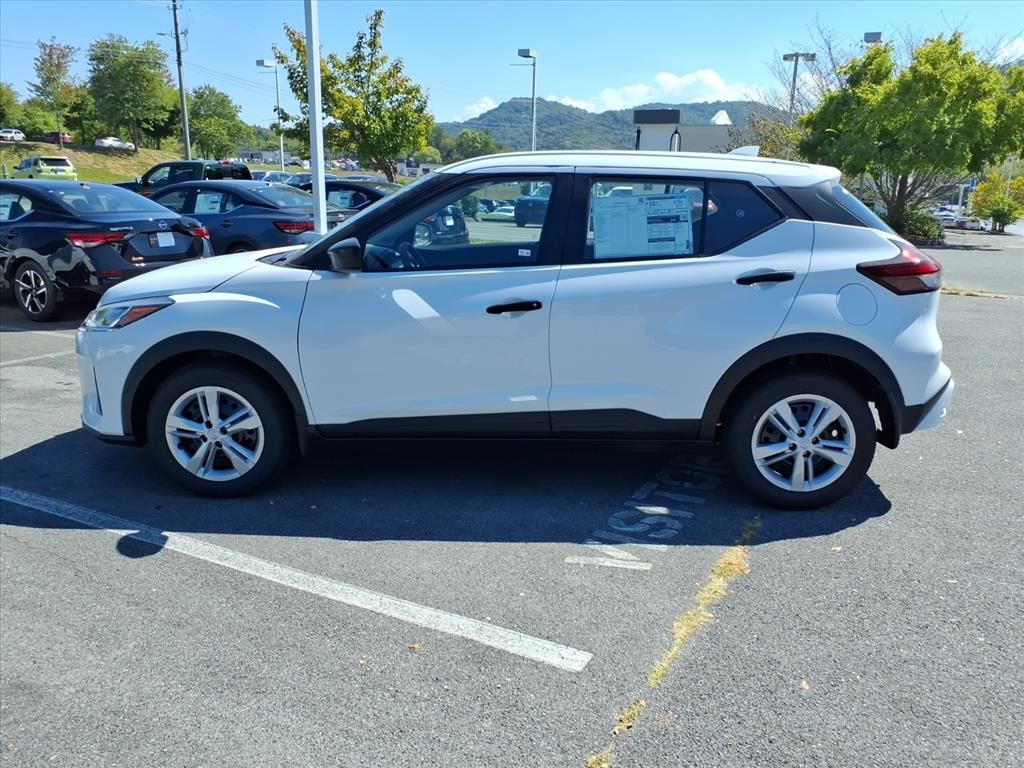 2025 Nissan Kicks Play S photo 5