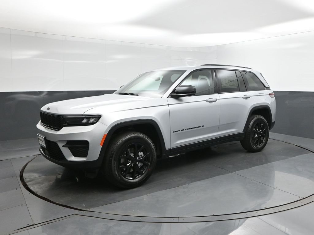 2025 Jeep Grand Cherokee Altitude's photo