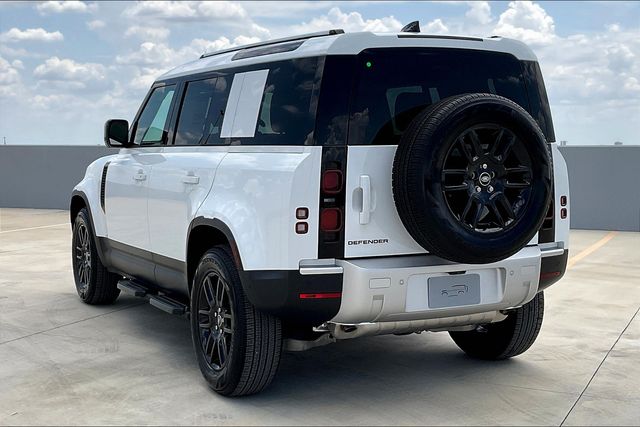 2025 Land Rover Defender 110 S photo 2