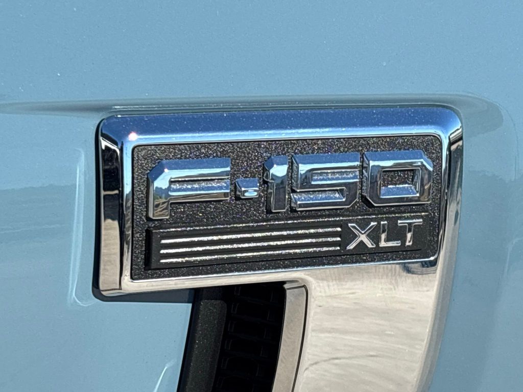 2023 Ford F-150 XLT photo 4