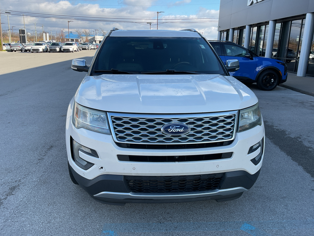 2016 Ford Explorer Platinum photo 2
