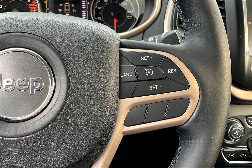 2017 Jeep Cherokee Latitude photo 18