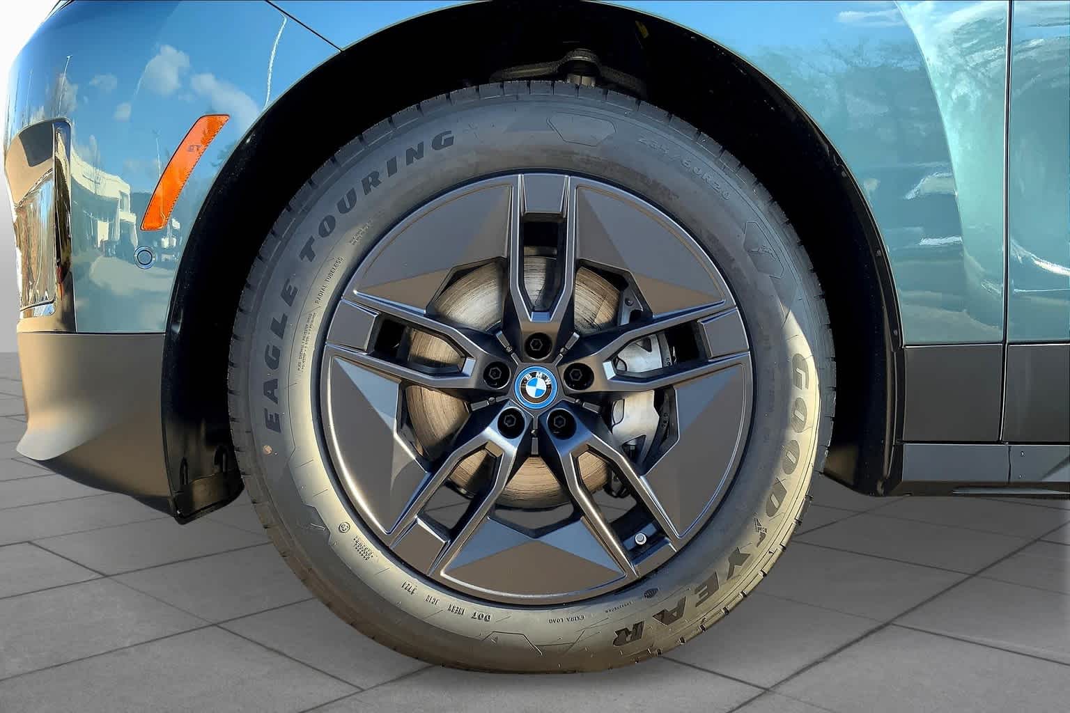 2025 Bmw iX photo 11
